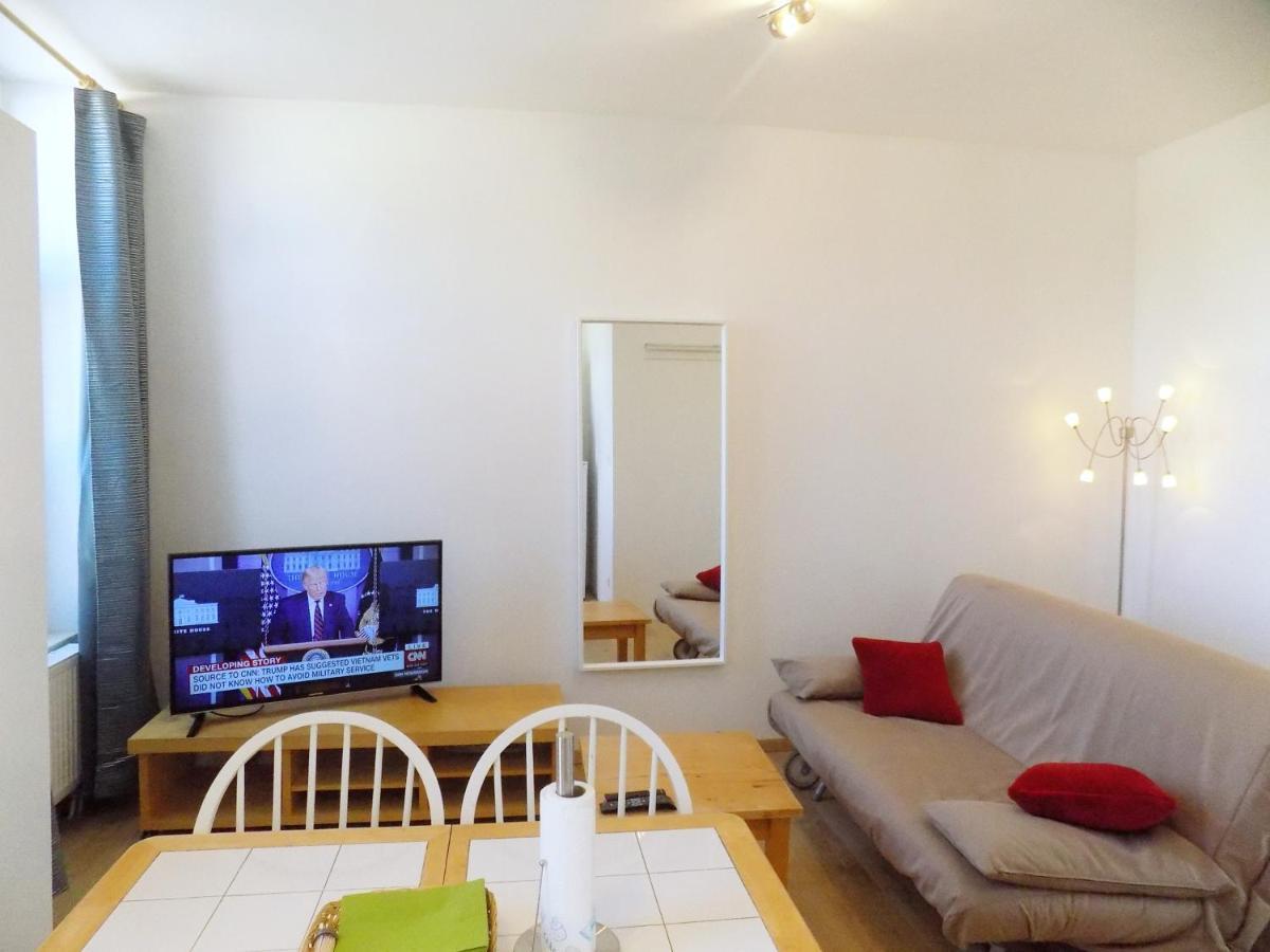 La Lodelinsartoise - Meuble De Vacances 3 Cles Charleroi Zewnętrze zdjęcie